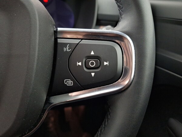 Used Volvo XC40 2023 for sale - 75640592: Photo 15