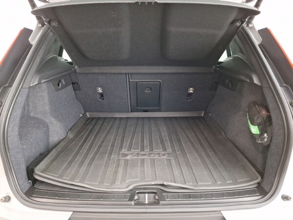 Used Volvo XC40 2023 for sale - 75640592: Photo 8