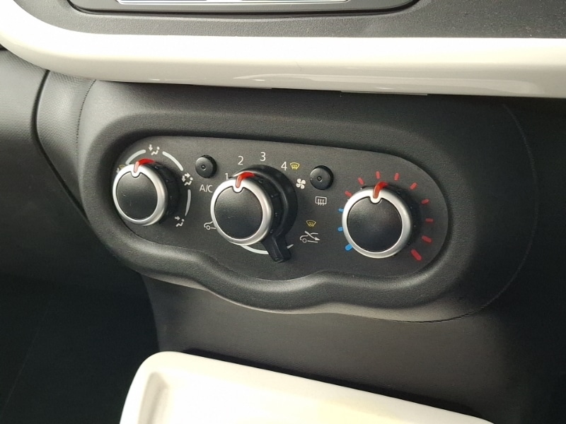 Used Renault Twingo 2019 for sale - 76602353: Photo 17