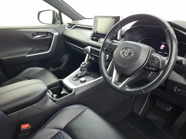 Used Toyota RAV4 2019 for sale - 76321620: Photo 12