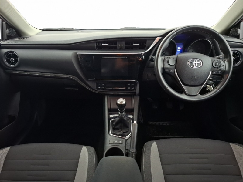 Used Toyota Auris 2018 for sale - 77716929: Photo 2