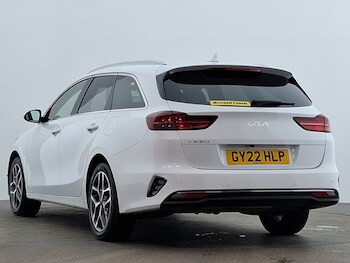 Used Kia Ceed 2022 for sale - 76455811: Photo