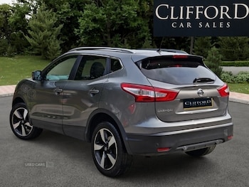 Used Nissan Qashqai 2017 for sale - 79534105: Photo