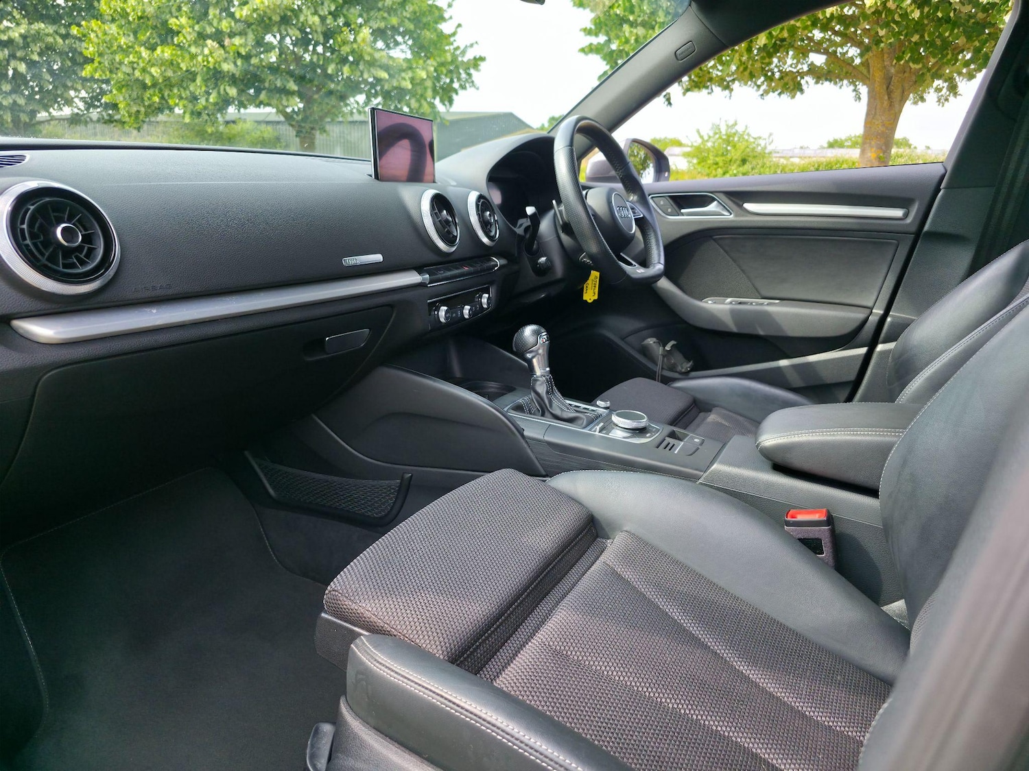 Used Audi A3 2017 for sale - 76987897: Photo 32