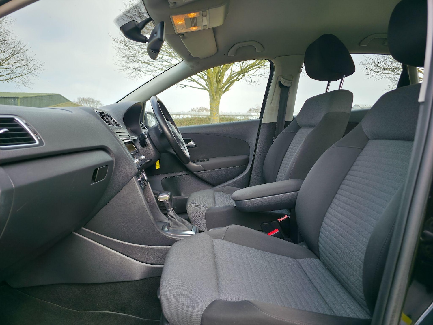 Used Volkswagen Polo 2010 for sale - 76633542: Photo 11