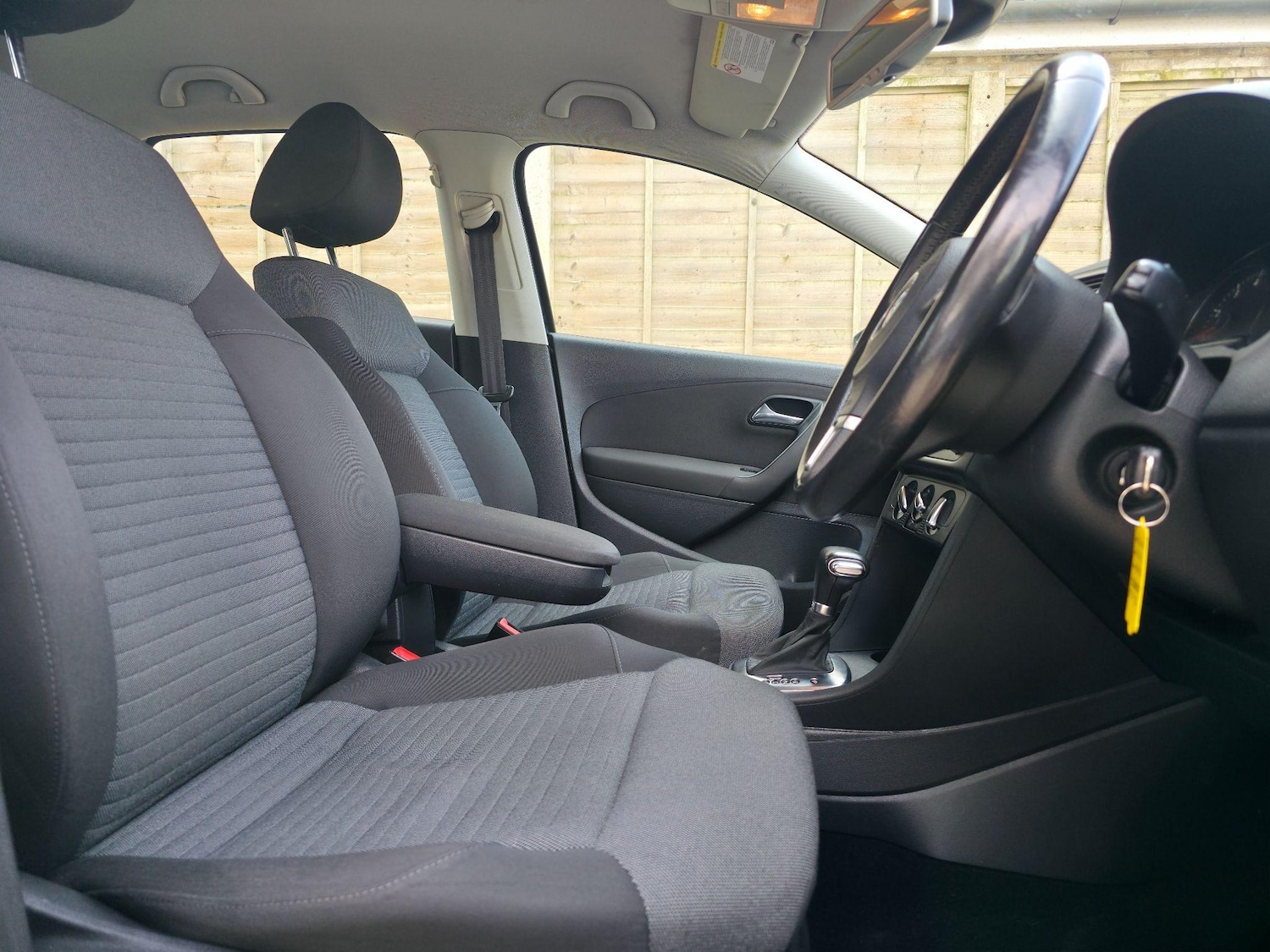 Used Volkswagen Polo 2010 for sale - 76633542: Photo 9