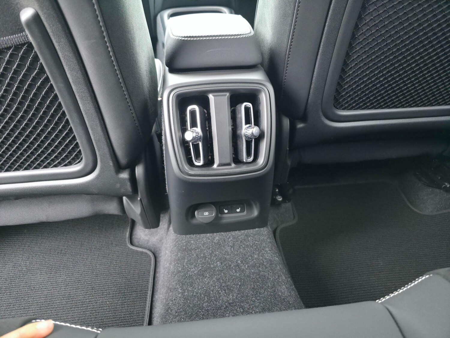 Used Volvo EX40 for sale - 77908970: Photo 38