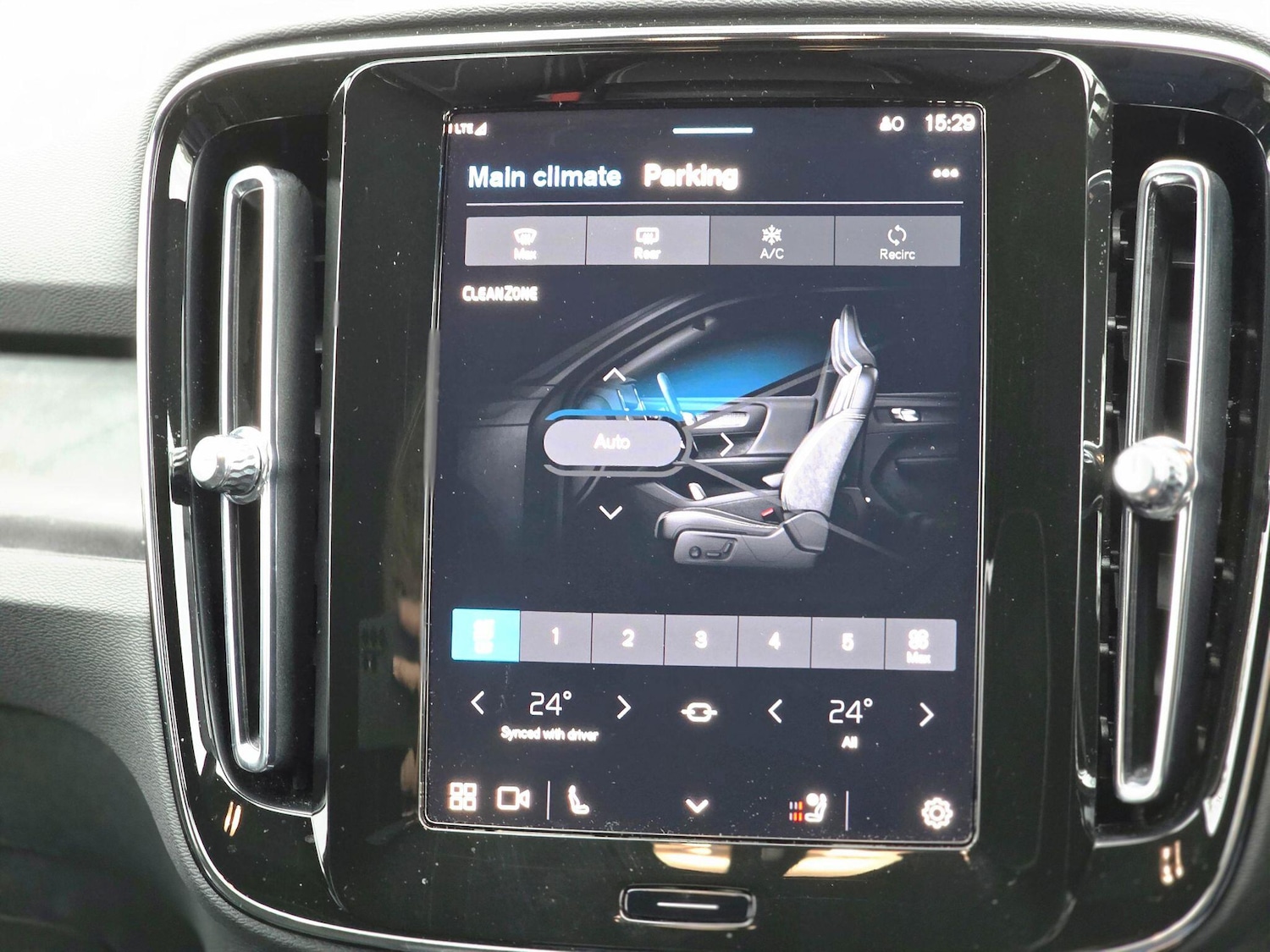 Used Volvo EX40 for sale - 77908970: Photo 41