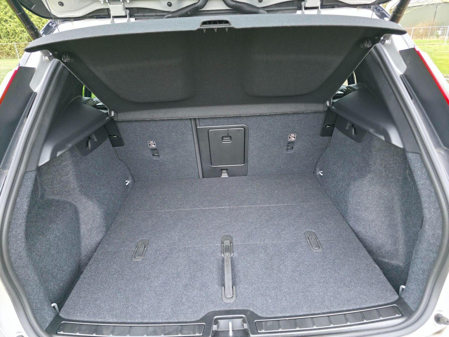 Used Volvo EX40 for sale - 77908970: Photo 50