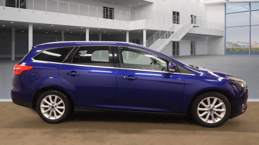 Used Ford Focus 2017 for sale - 77768214: Photo 5