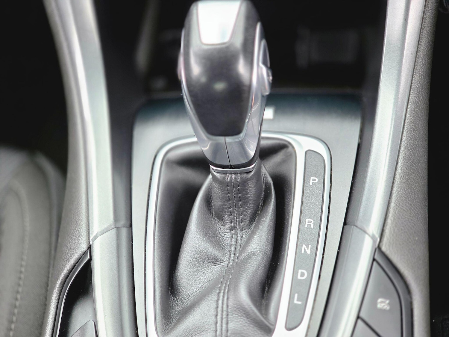 Used Ford Mondeo 2017 for sale - 76964998: Photo 30