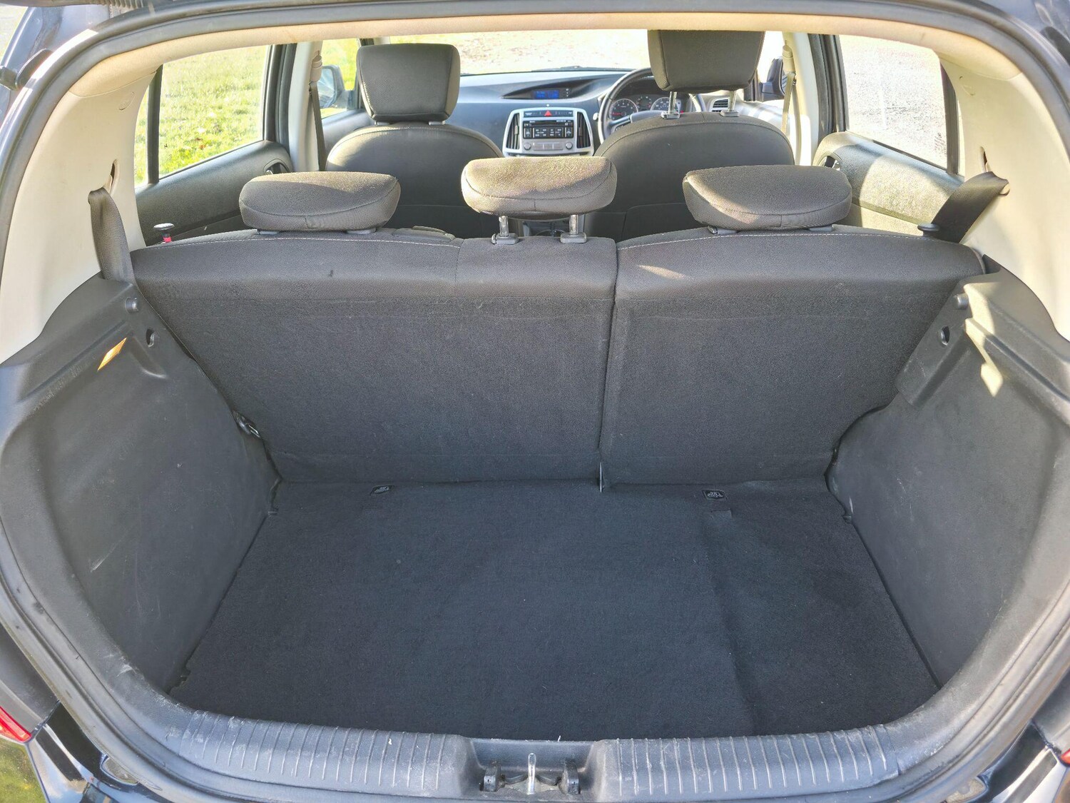 Used Hyundai i20 2014 for sale - 76608062: Photo 40