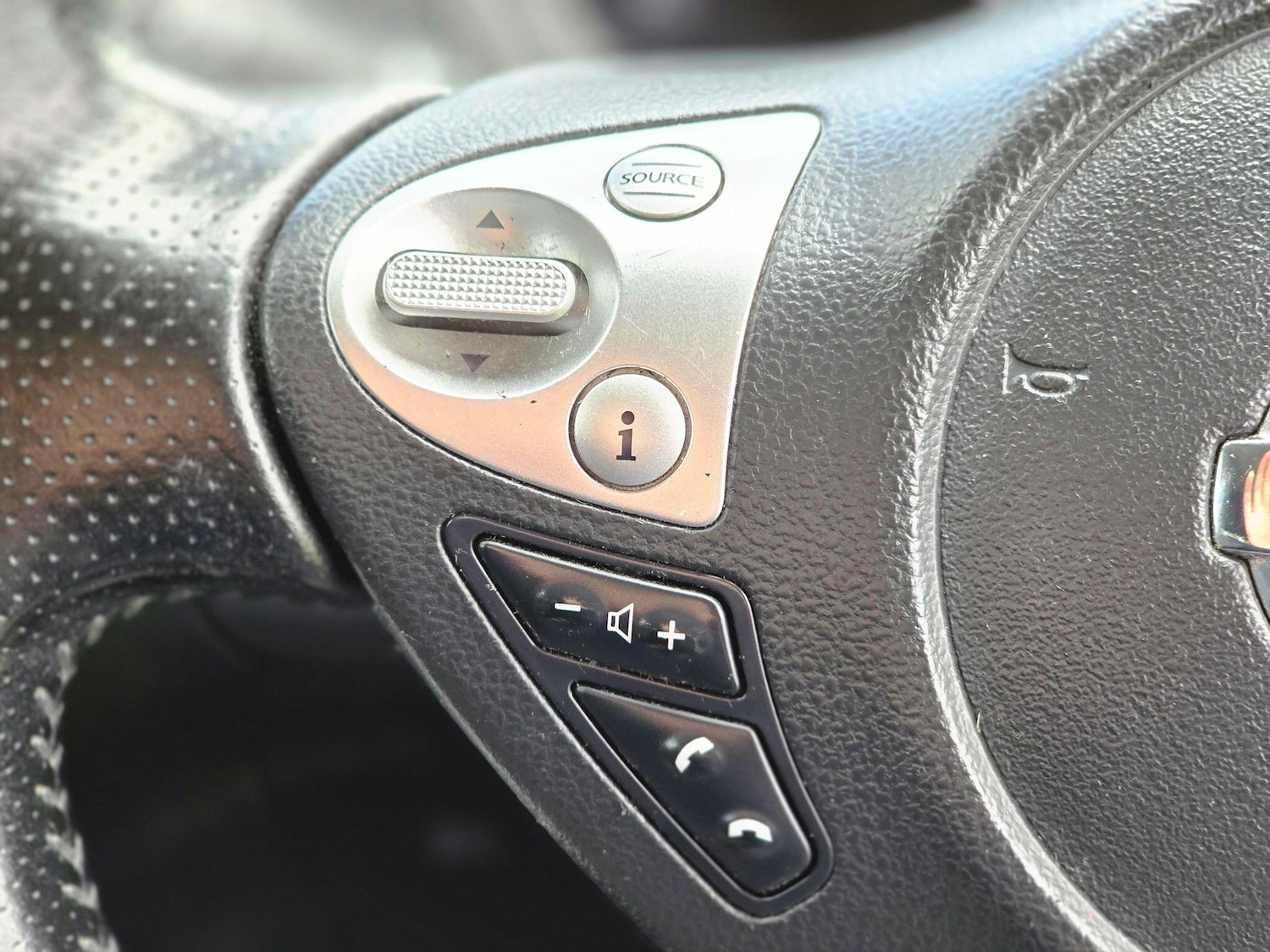 Used Nissan Juke 2015 for sale - 76084217: Photo 37