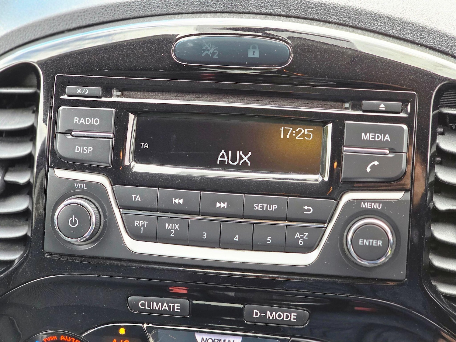 Used Nissan Juke 2015 for sale - 76084217: Photo 40