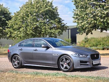 Used Jaguar XE 2018 for sale - 79808252: Photo