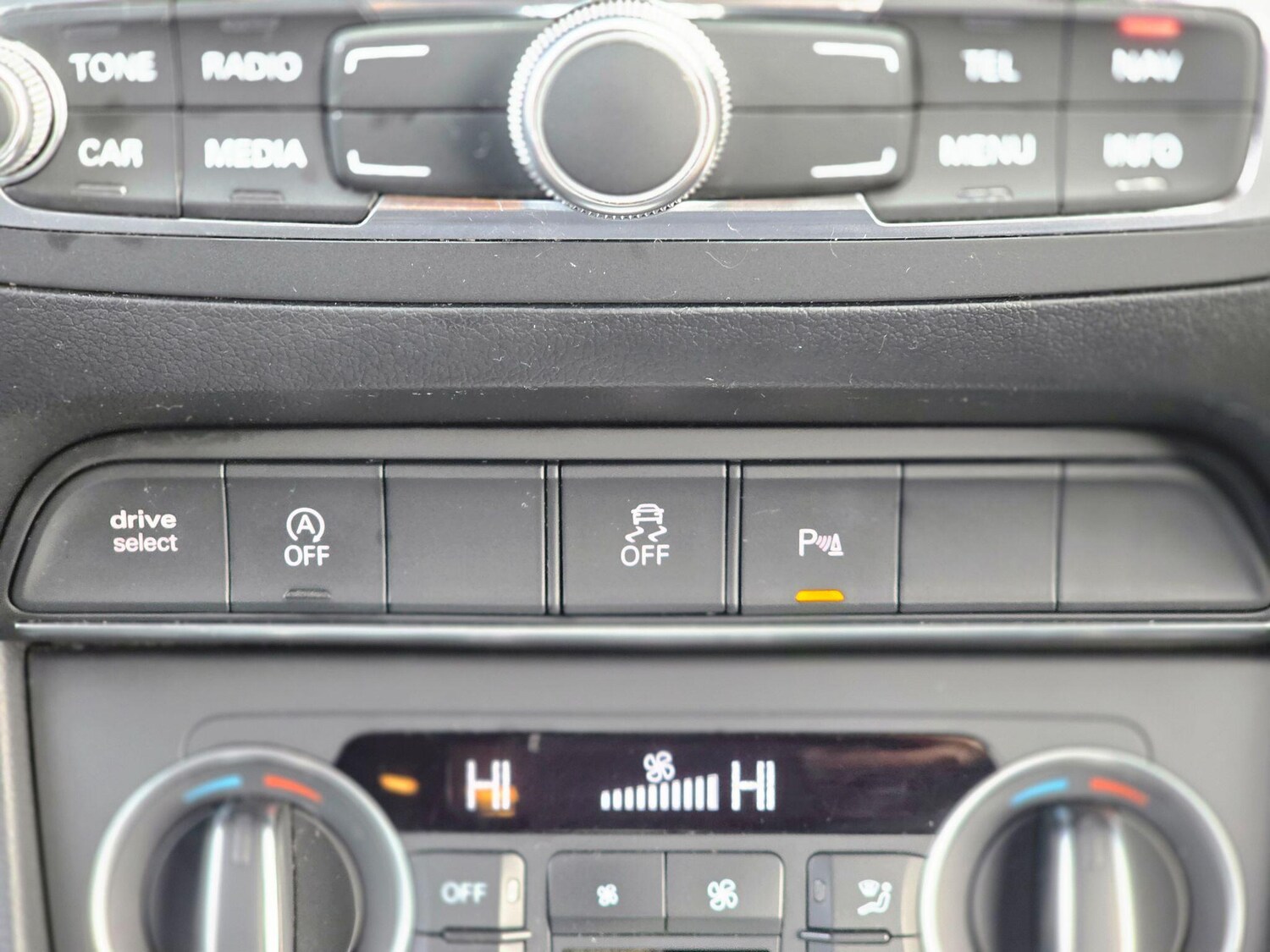 Used Audi Q3 2015 for sale - 76441303: Photo 45