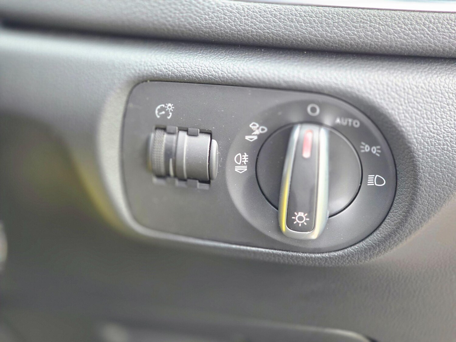 Used Audi Q3 2015 for sale - 76441303: Photo 48