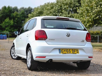 Used Volkswagen Polo 2015 for sale - 75414299: Photo
