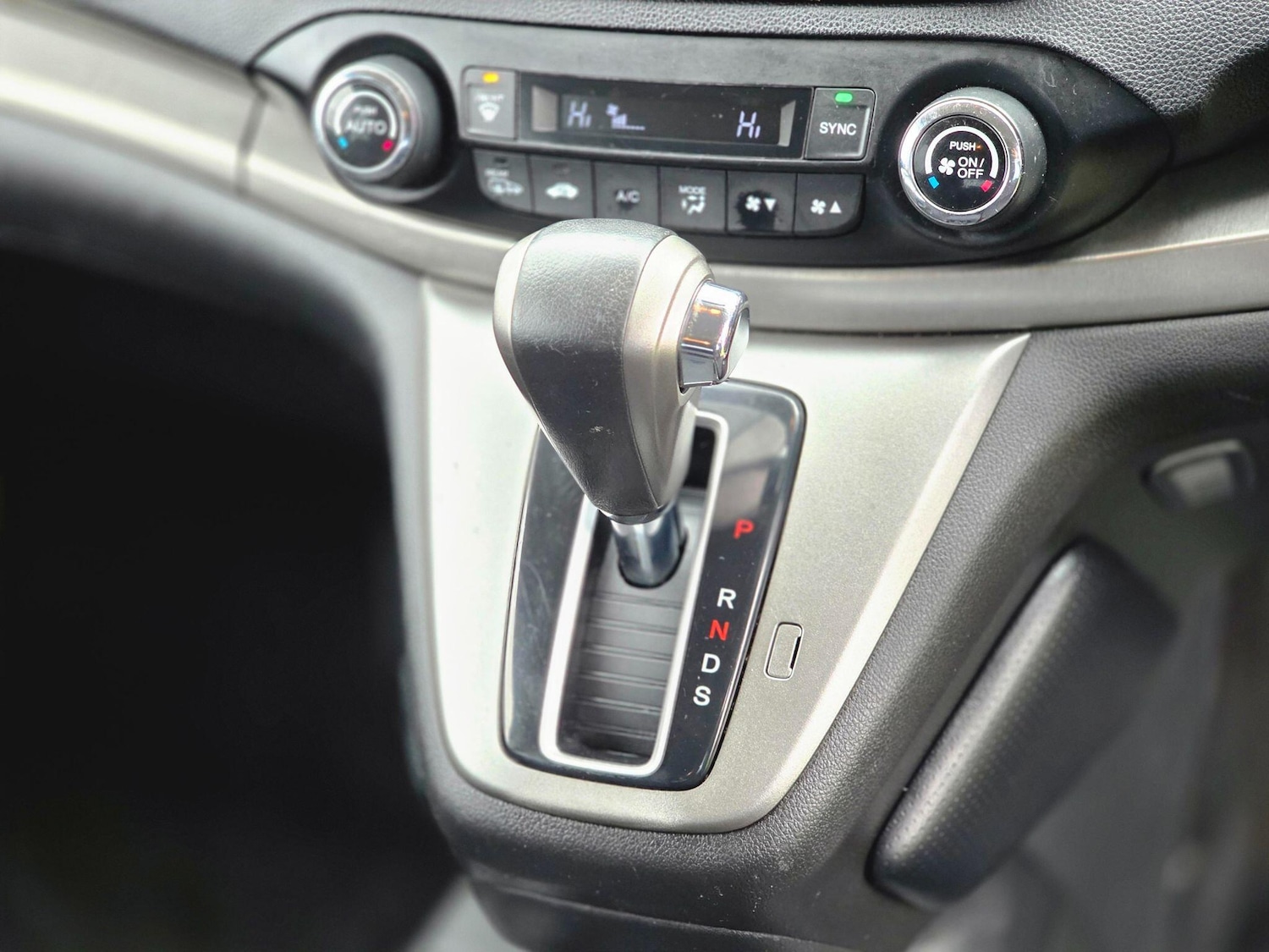 Used Honda CR-V 2013 for sale - 77626123: Photo 37