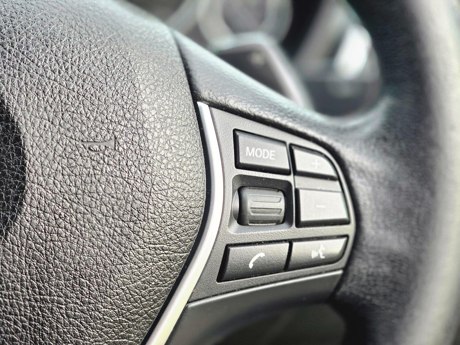 Used BMW 3 Series 2017 for sale - 77549638: Photo 40