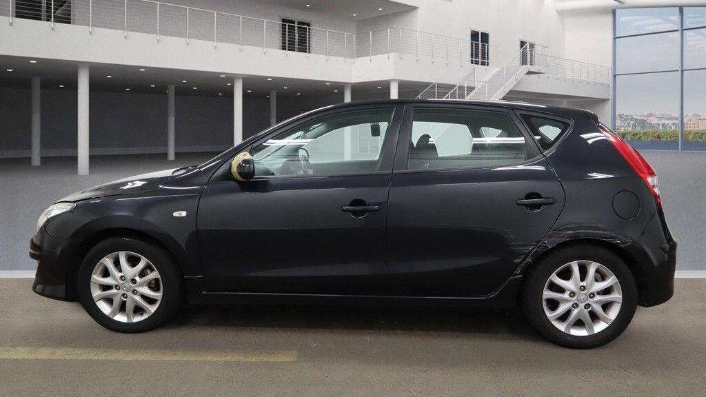 Used Hyundai i30 2011 for sale - 76388567: Photo 4