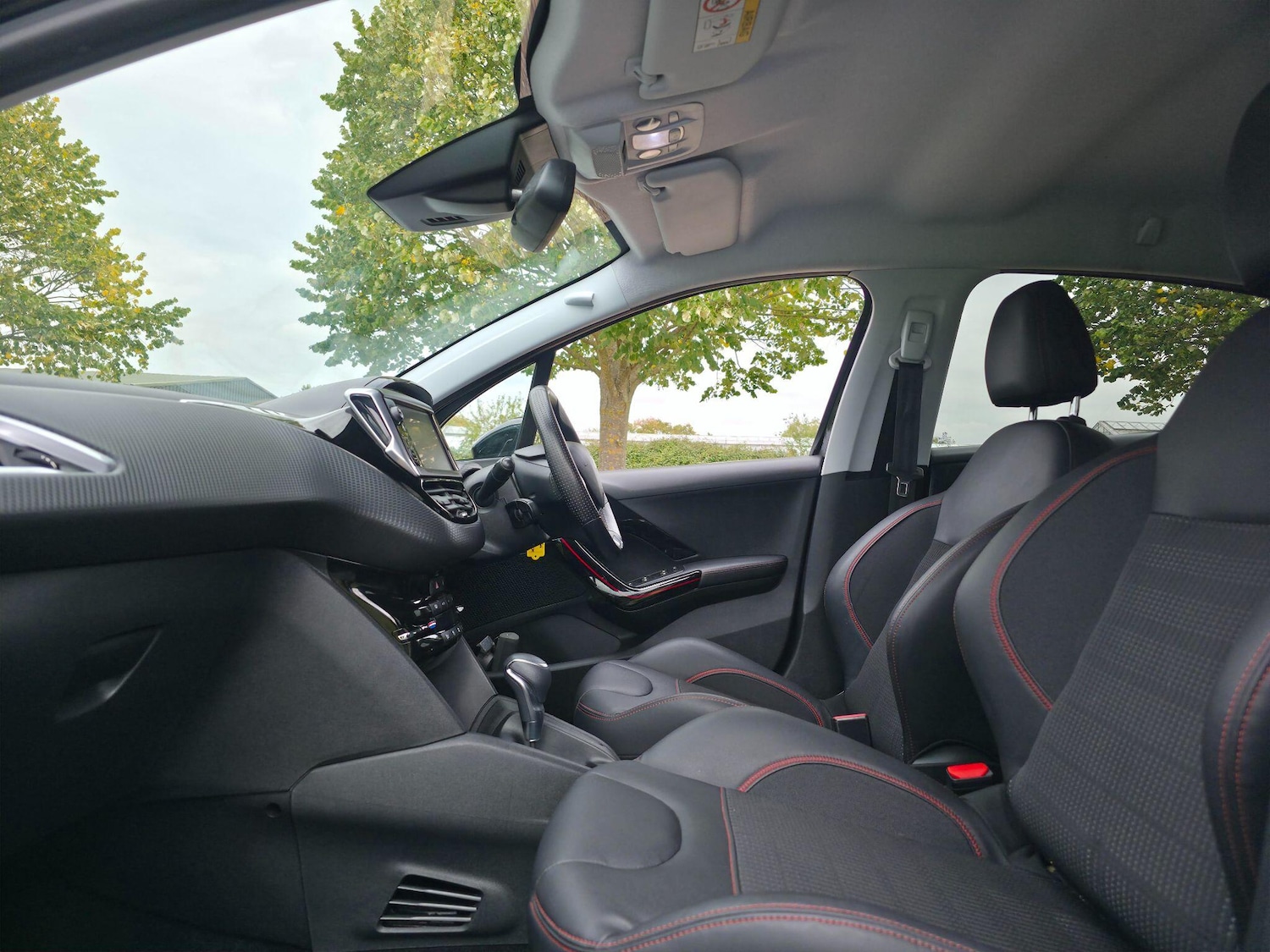 Used Peugeot 208 2019 for sale - 76136067: Photo 23