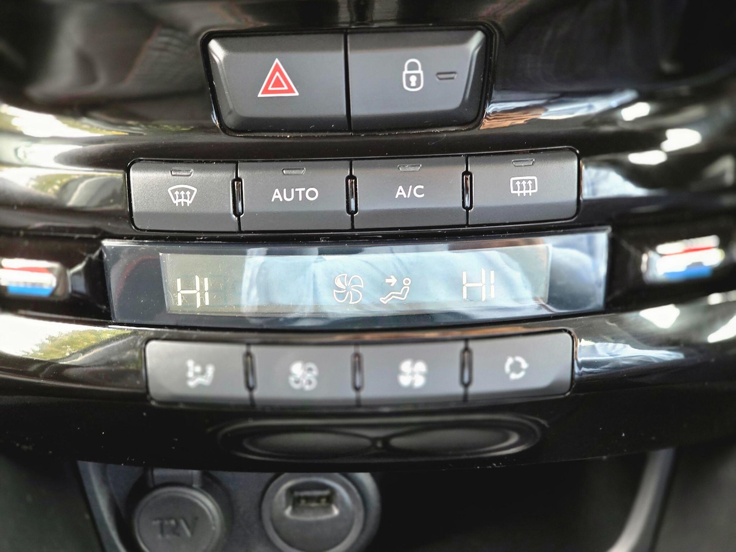 Used Peugeot 208 2019 for sale - 76136067: Photo 41