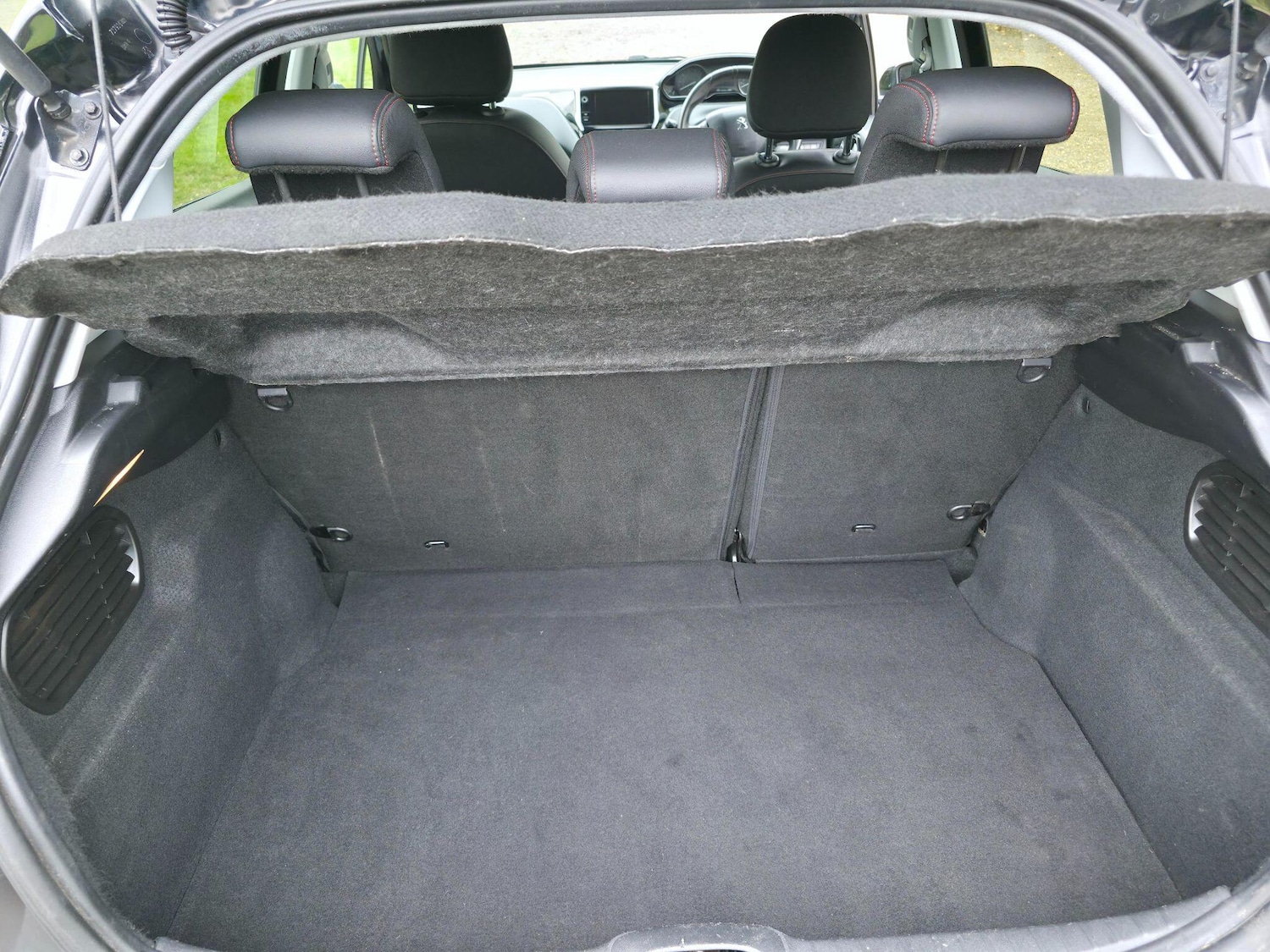 Used Peugeot 208 2019 for sale - 76136067: Photo 44