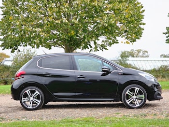 Used Peugeot 208 2019 for sale - 76136067: Photo 4