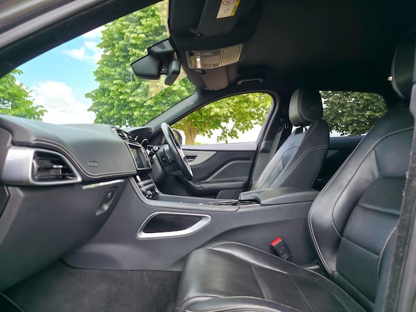 Used Jaguar F-Pace 2016 for sale - 74686369: Photo 16
