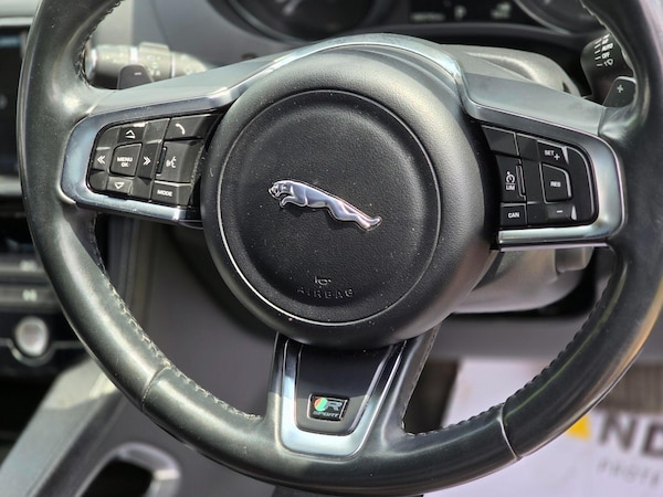 Used Jaguar F-Pace 2016 for sale - 74686369: Photo 38