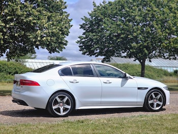 Used Jaguar XE 2017 for sale - 79121807: Photo