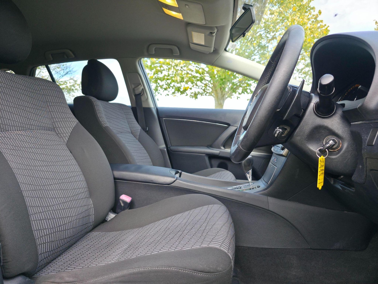 Used Toyota Avensis 2010 for sale - 76388121: Photo 20