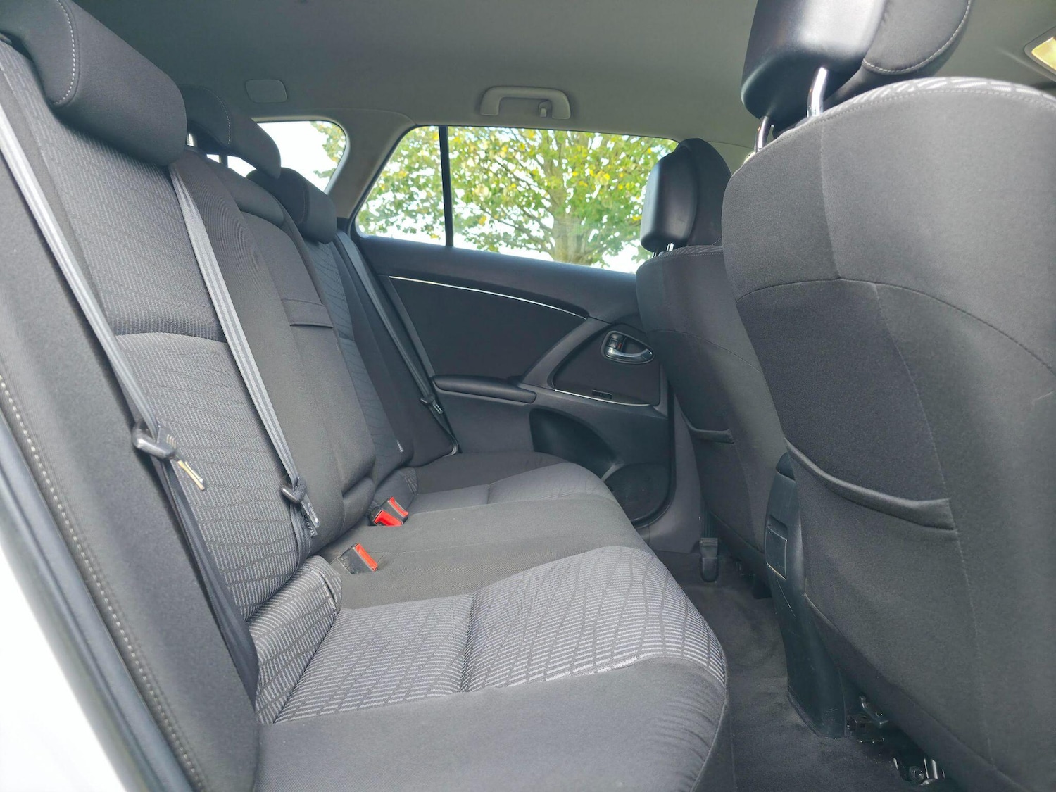 Used Toyota Avensis 2010 for sale - 76388121: Photo 21