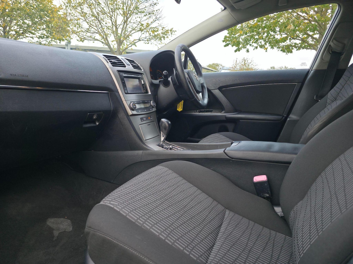 Used Toyota Avensis 2010 for sale - 76388121: Photo 28