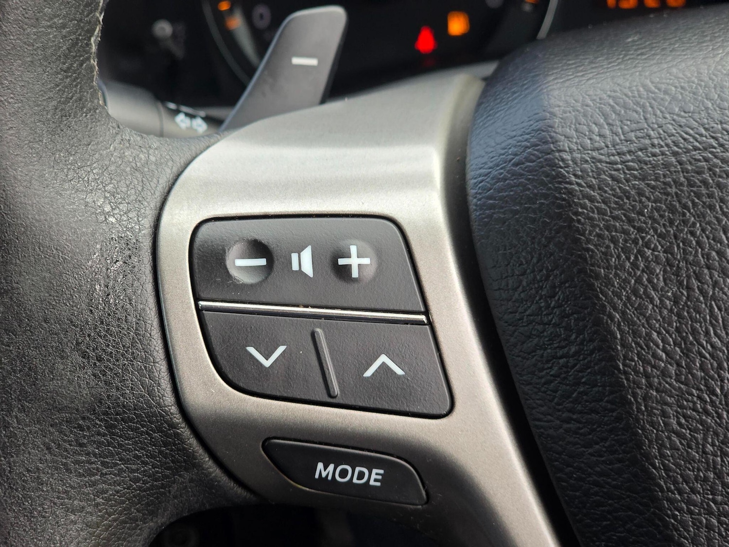 Used Toyota Avensis 2010 for sale - 76388121: Photo 35