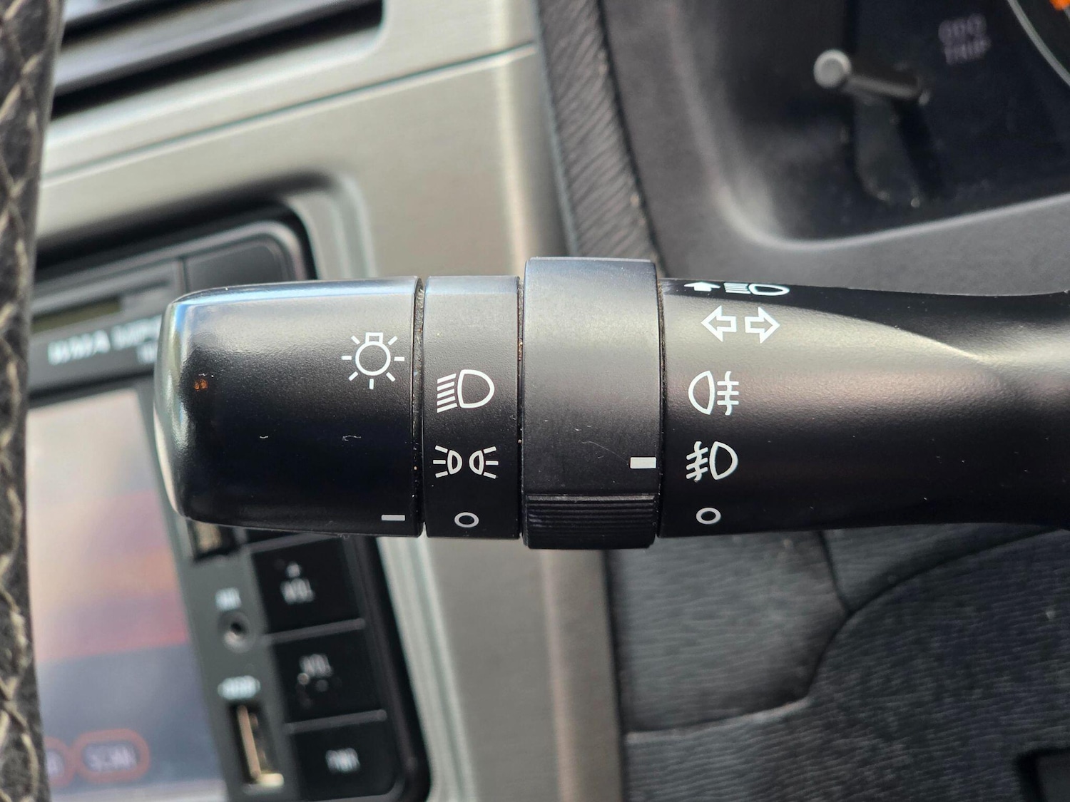 Used Toyota Avensis 2010 for sale - 76388121: Photo 40