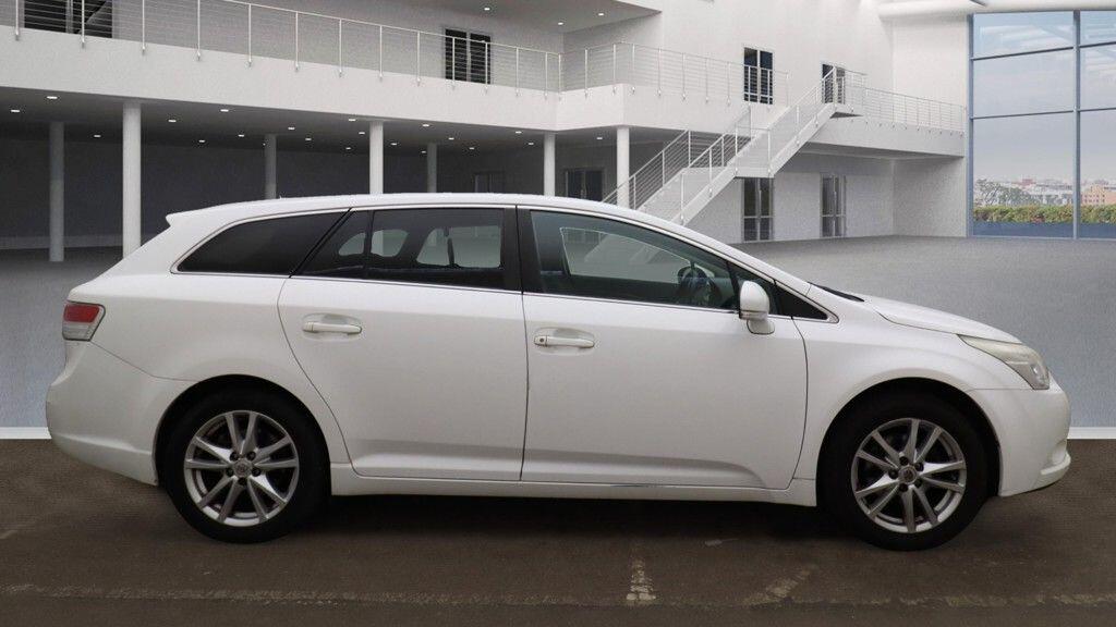 Used Toyota Avensis 2010 for sale - 76388121: Photo 5