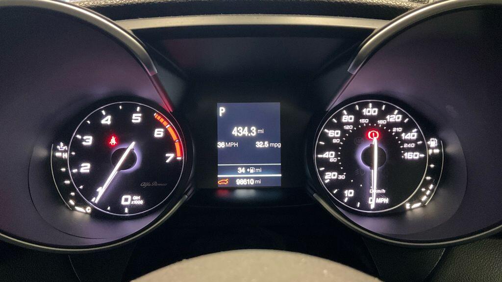 Used Alfa Romeo Giulia 2017 for sale - 76743317: Photo 9