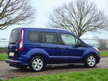 Used Ford Tourneo Connect 2015 for sale - 77524951: Photo