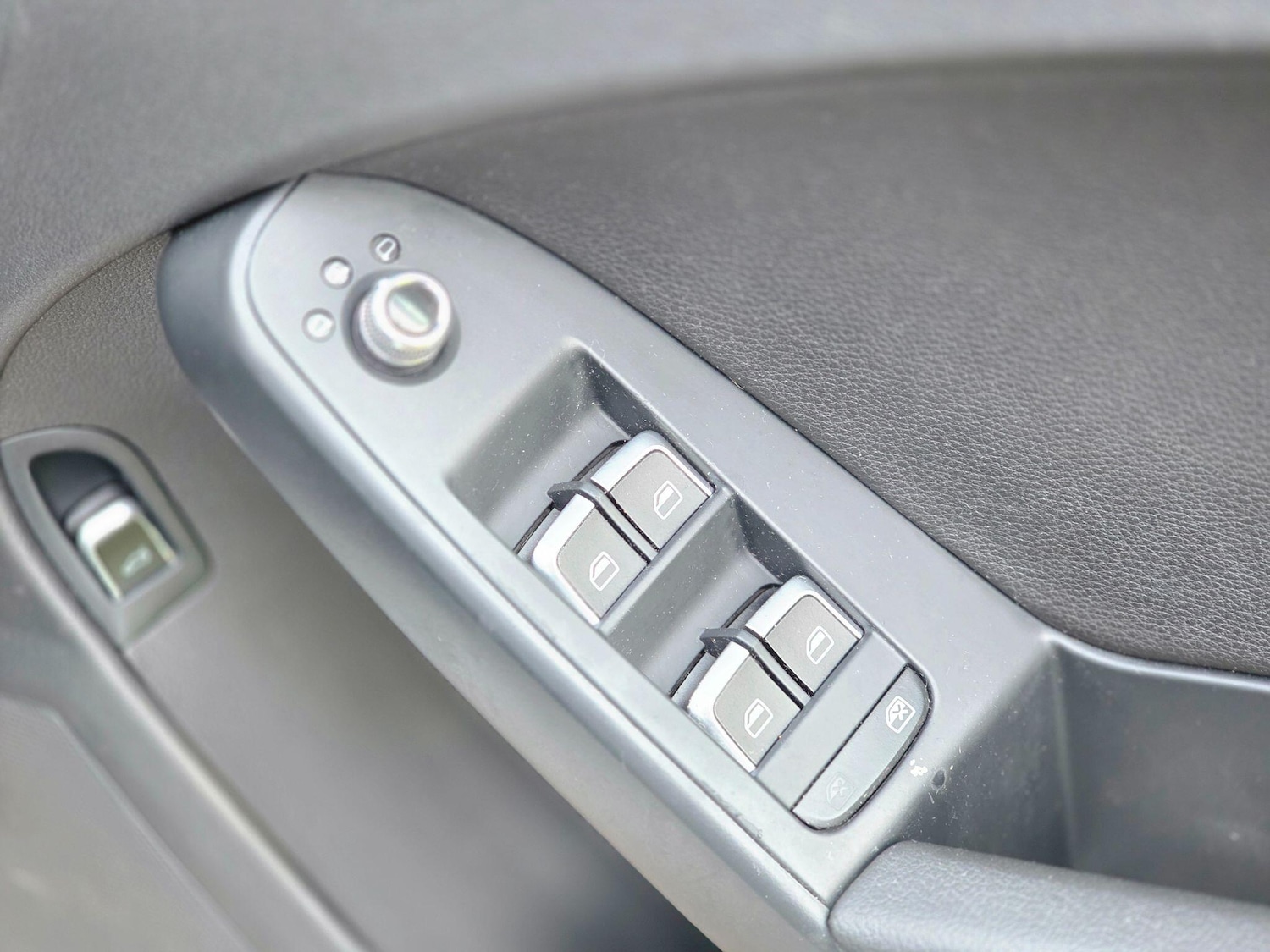 Used Audi A4 2015 for sale - 77253724: Photo 41