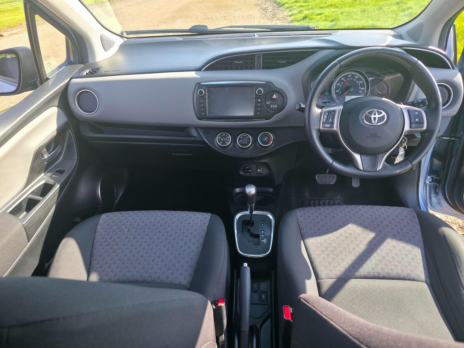 Used Toyota Yaris 2014 for sale - 77598722: Photo 37