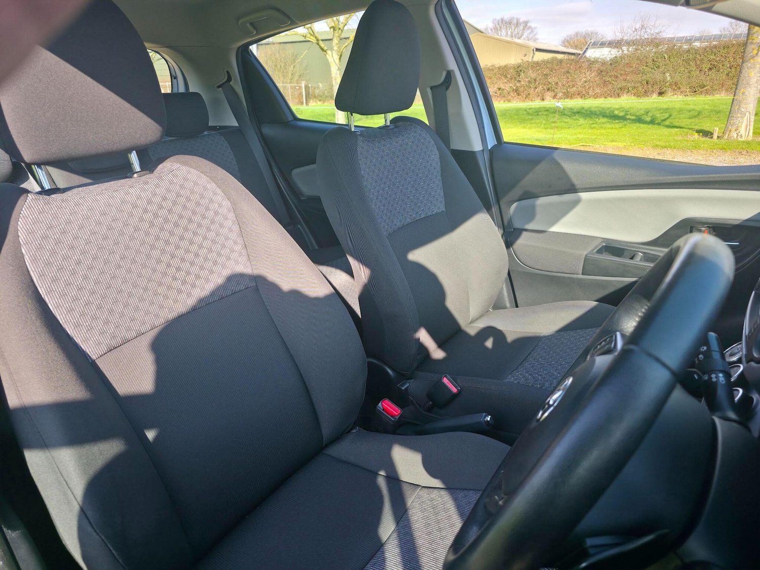 Used Toyota Yaris 2014 for sale - 77598722: Photo 38