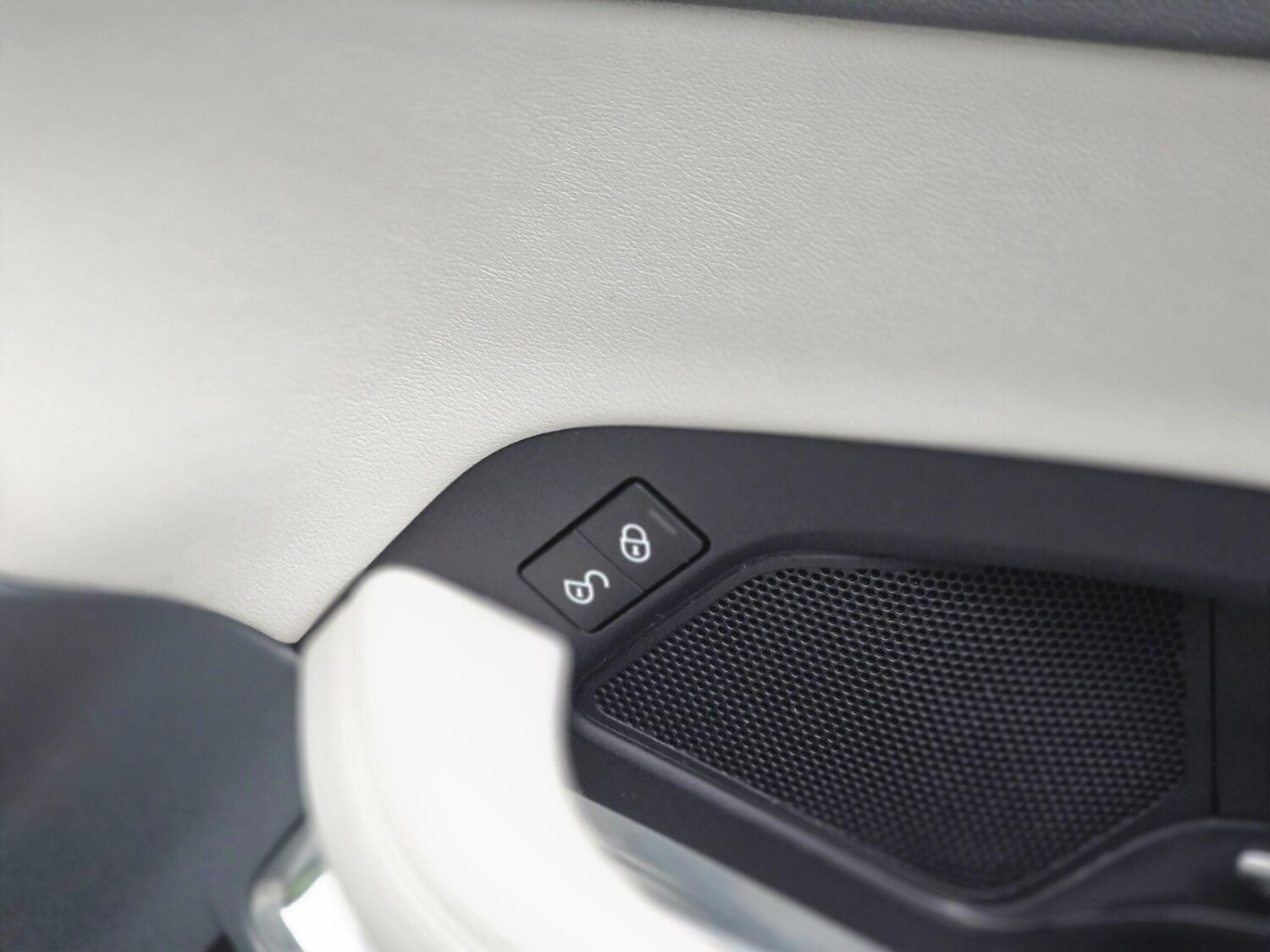 Used Jaguar E-Pace for sale - 77495910: Photo 39