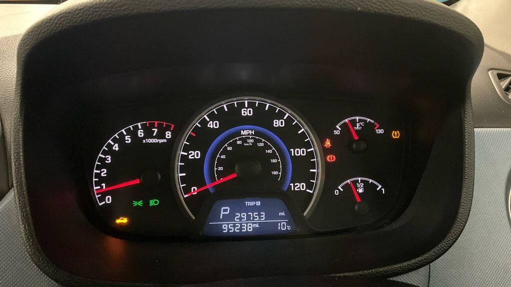 Used Hyundai i10 2015 for sale - 77549697: Photo 9