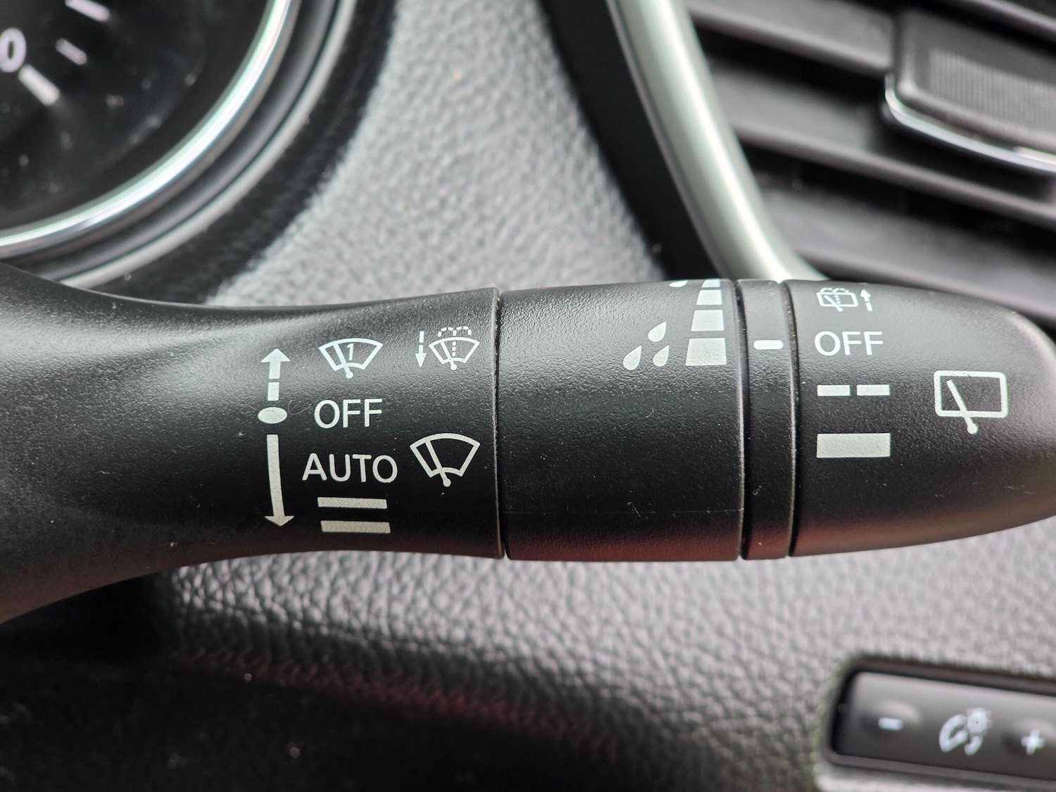 Used Nissan Qashqai 2015 for sale - 77029395: Photo 33