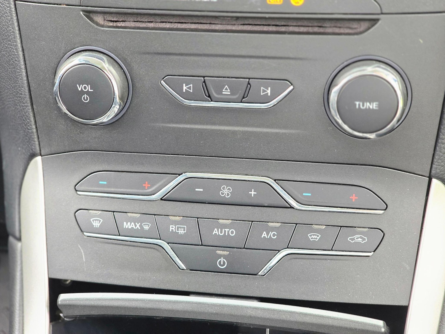 Used Ford Galaxy 2017 for sale - 75964748: Photo 39