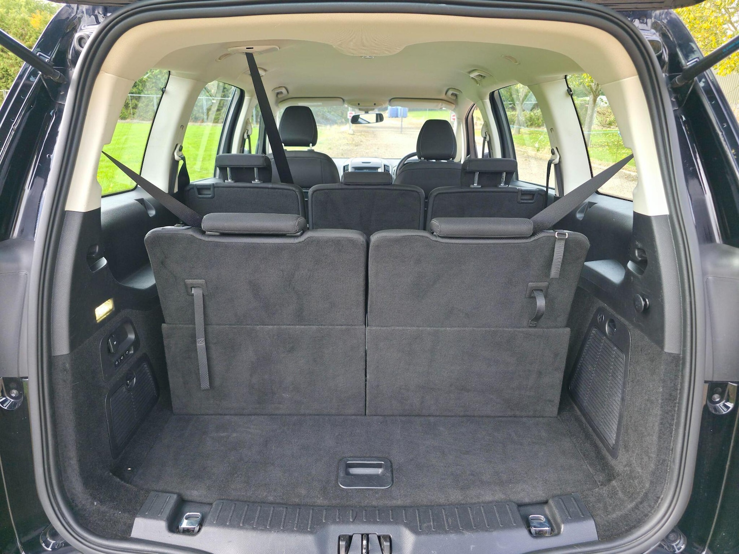 Used Ford Galaxy 2017 for sale - 75964748: Photo 49