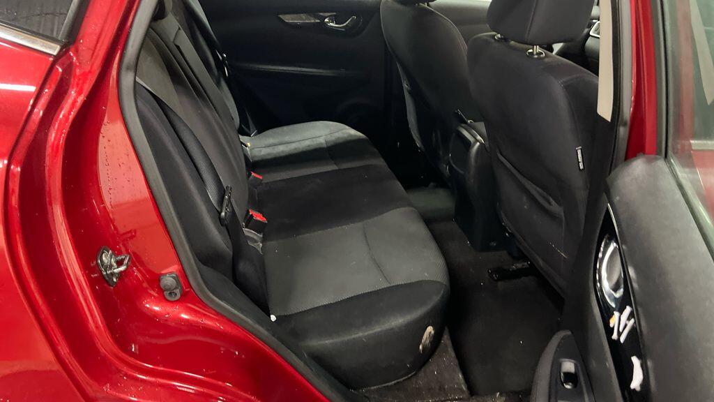 Used Nissan Qashqai 2016 for sale - 77331637: Photo 8