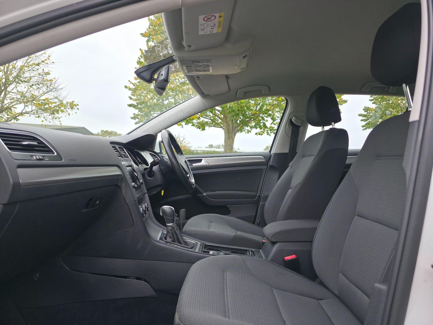 Used Volkswagen Golf 2014 for sale - 76380535: Photo 23